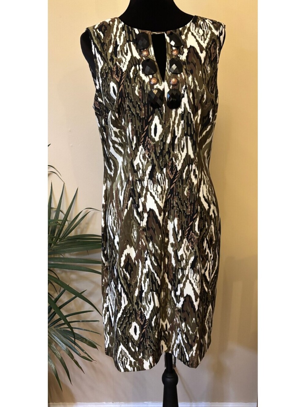 Connected Apparel Geometric Alligator Pencil Front Bead Embellishments Size 8